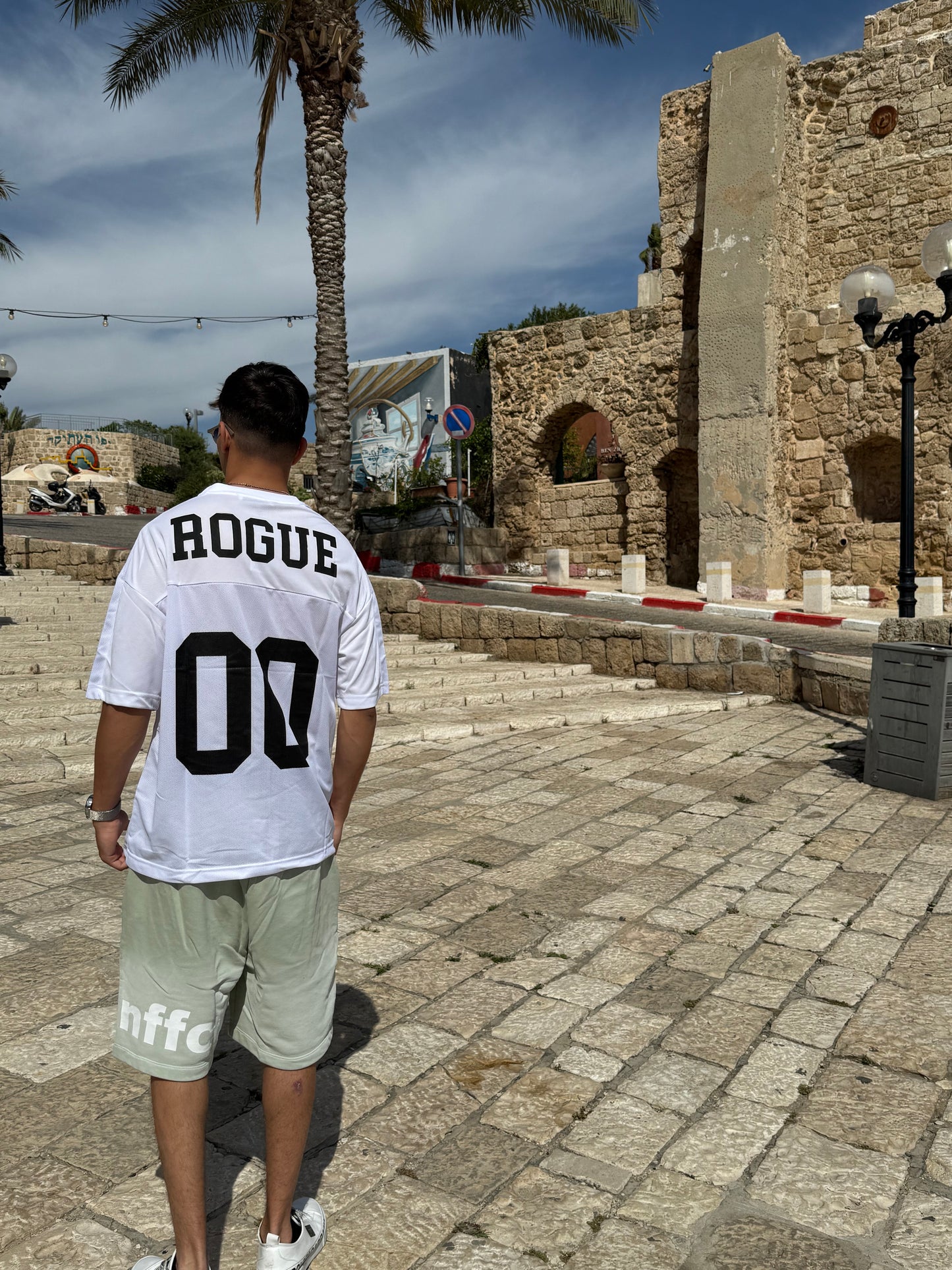 3 - חולצה קצרה