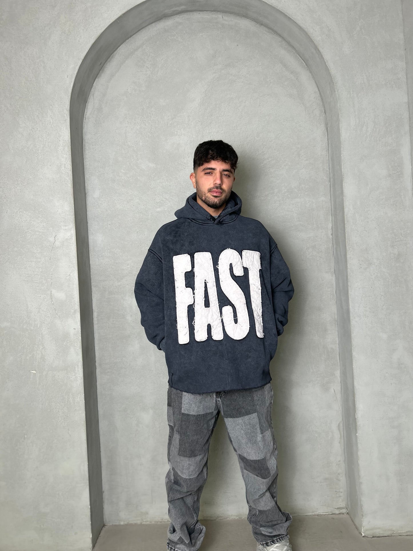 FAST - קפוצ'ון (שחור)